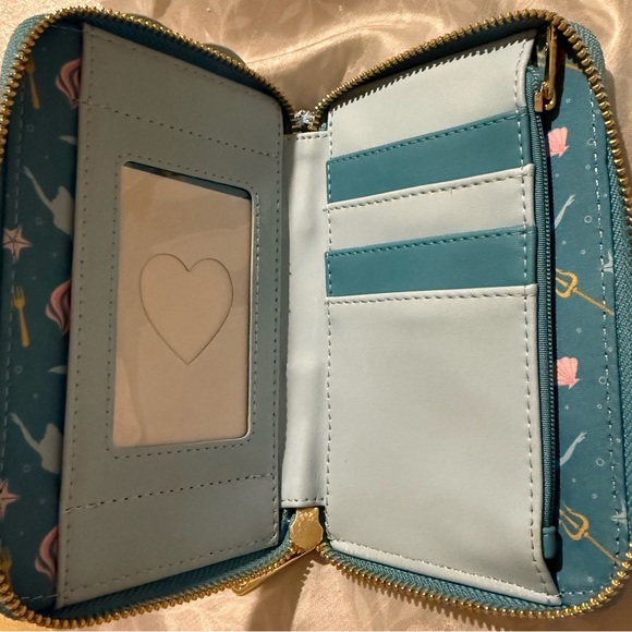 🔥🔥Disney Loungefly Little Mermaid Wallet - Picture 6 of 6